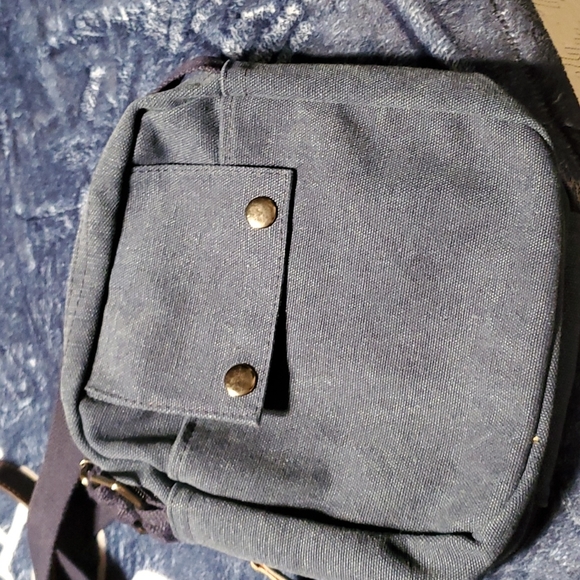 Maze Crossbody - Picture 5 of 10